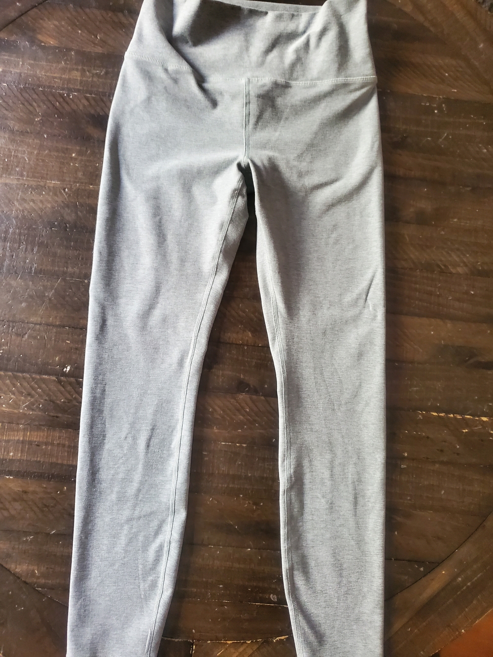 Vuori Heather Green High-Waist Performance Leggings